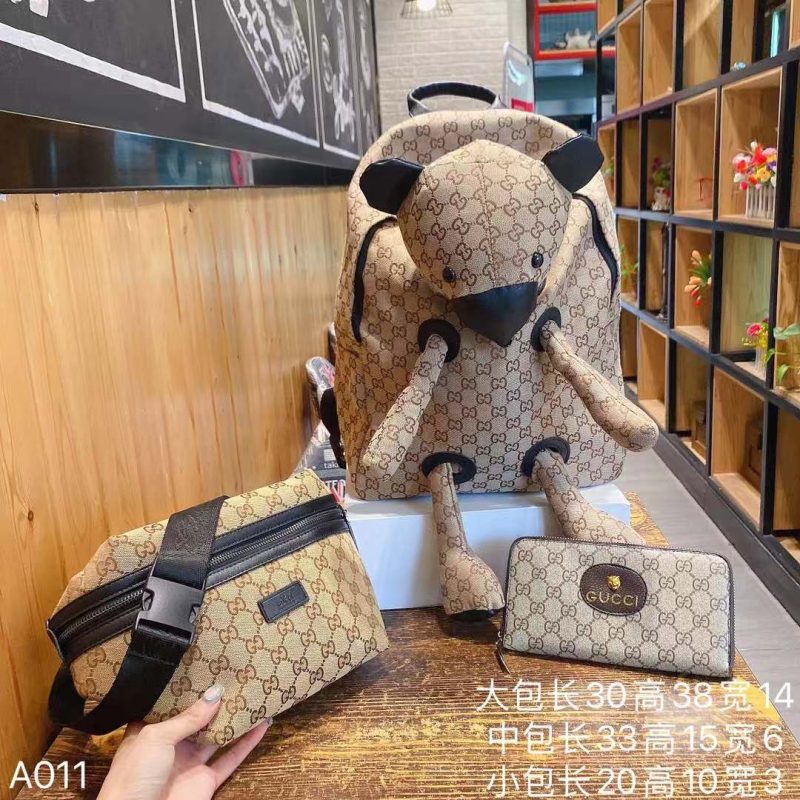 Brand new high-quality combination bag Louis Vuitton. Sizes are marked on the pictures. Low price