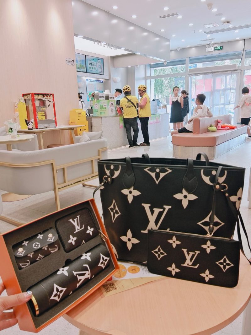 Louis Vuitton shopping bag