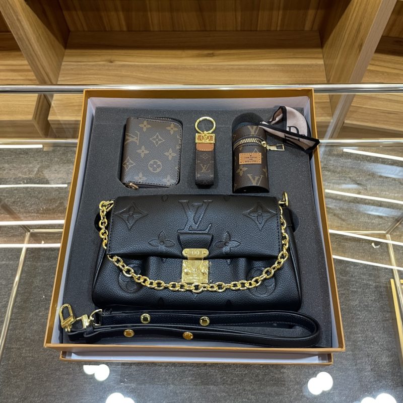 Louis Vuitton chain embossed spray-painted dumpling bag