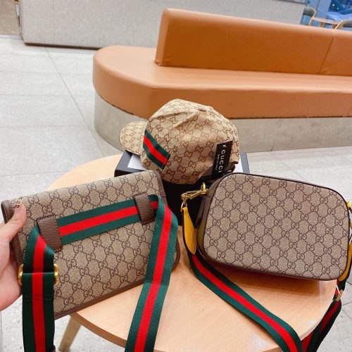 Gucci tiger head belt bag