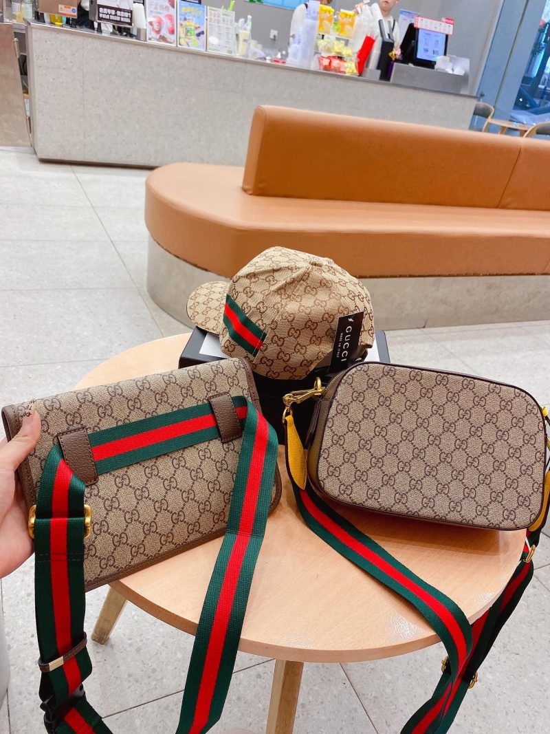 Gucci tiger head belt bag